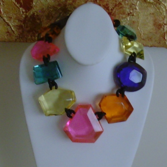 MONIES Gerda Lynggaard Vibrant Multi-Colored Lucite Necklace - Picture 10 of 16
